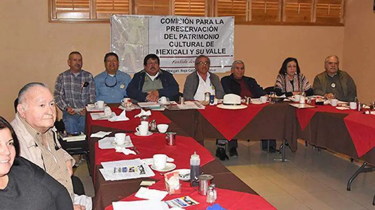 Integrantes de la Comisión para la Preservación del Patrimonio Cultural de Mexicali